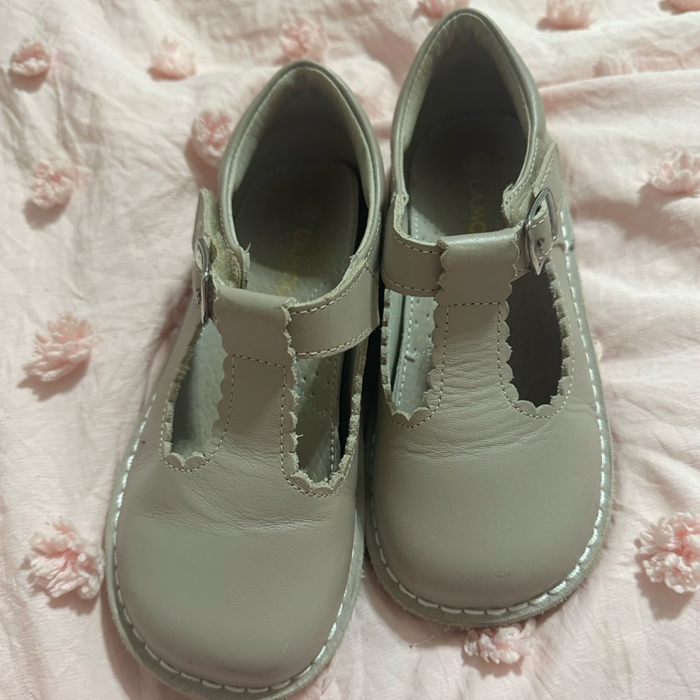 L’Amour Tstraps Tan/Mocha Color